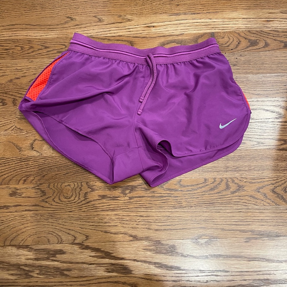 Nike active shorts size S like new